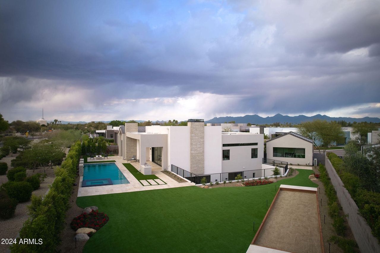 Mummy Mountain Estate